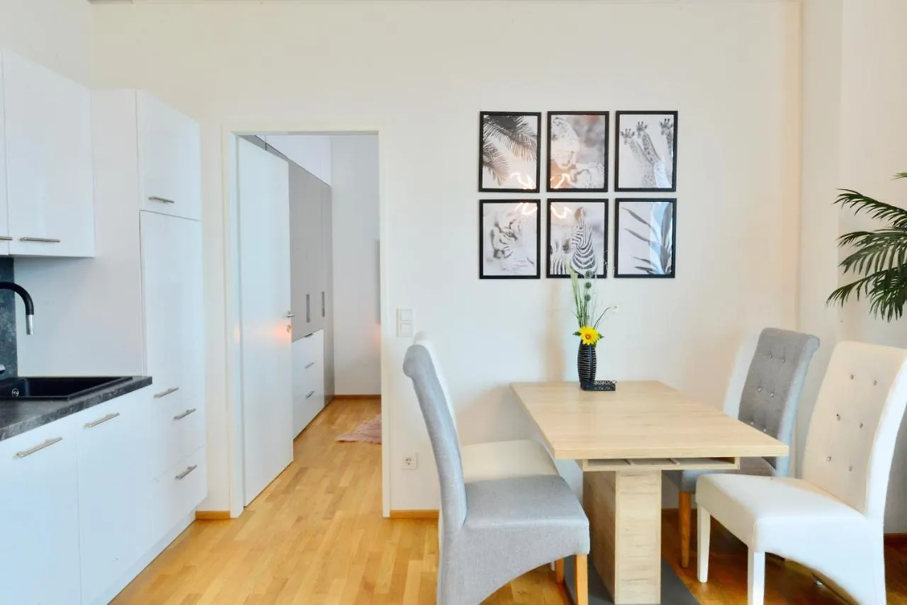 Apartament Skyscraper-Feeling With Parking Nearby Wiedeń 0*,  Austria