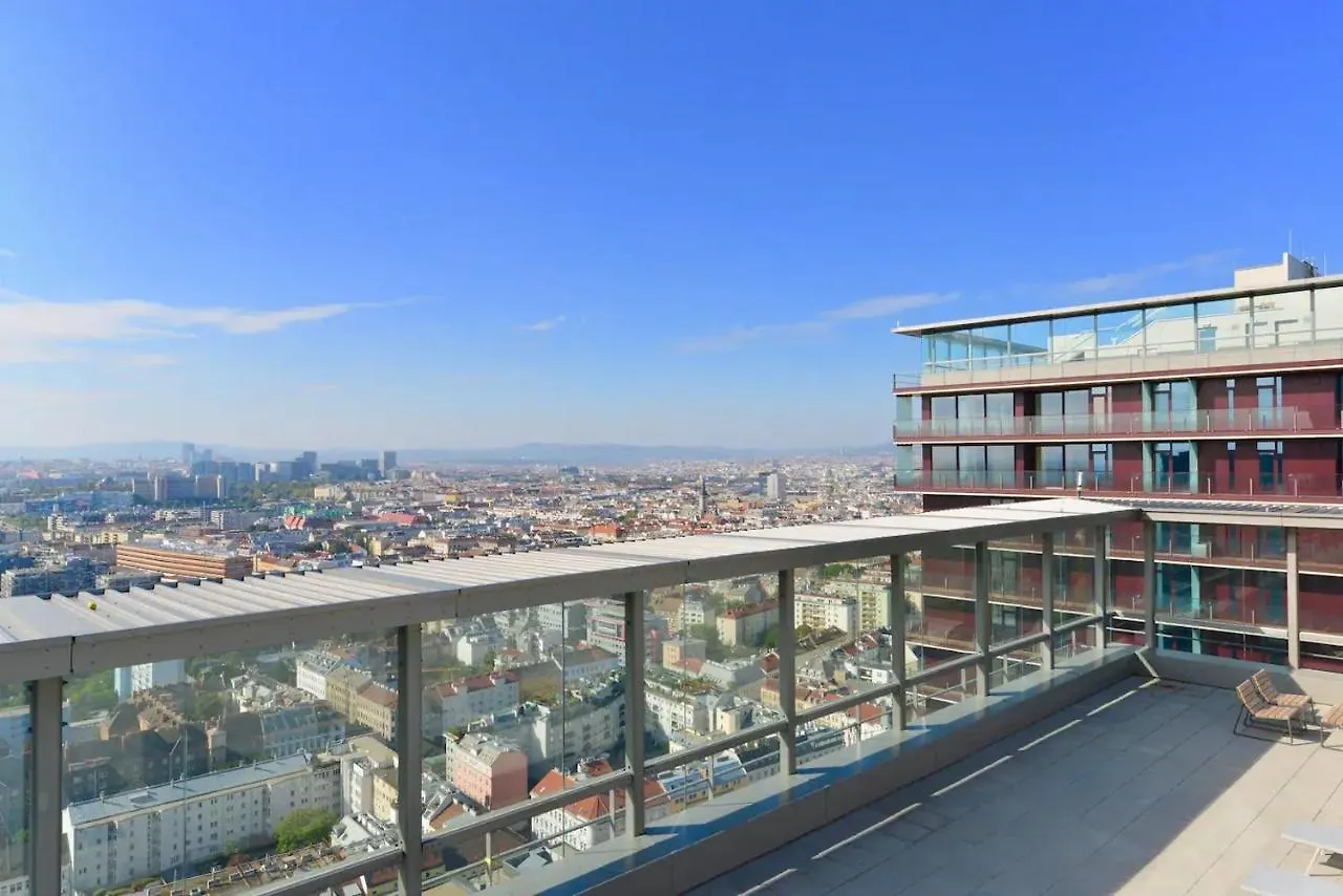 Skyscraper-Feeling With Parking Nearby Apartment Vienna